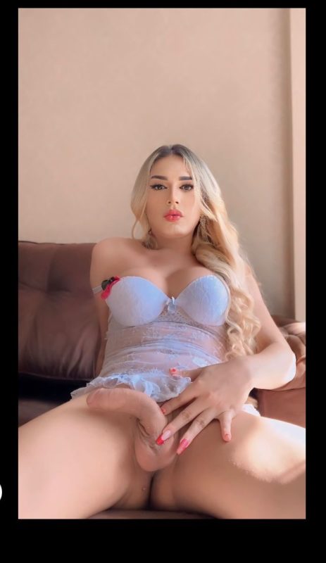 Emanuelly Cardozo 73