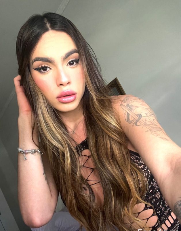 Ana Kiara 72