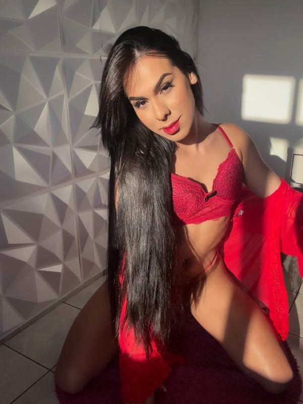 Marina Steele 5