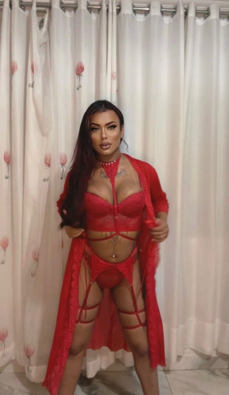 Fernanda Dominick 27