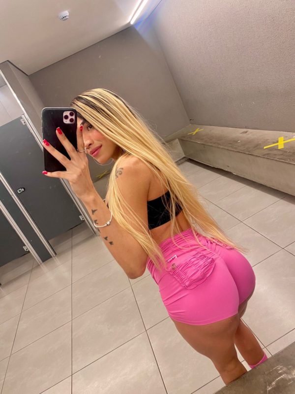 Jhully Schneider 5