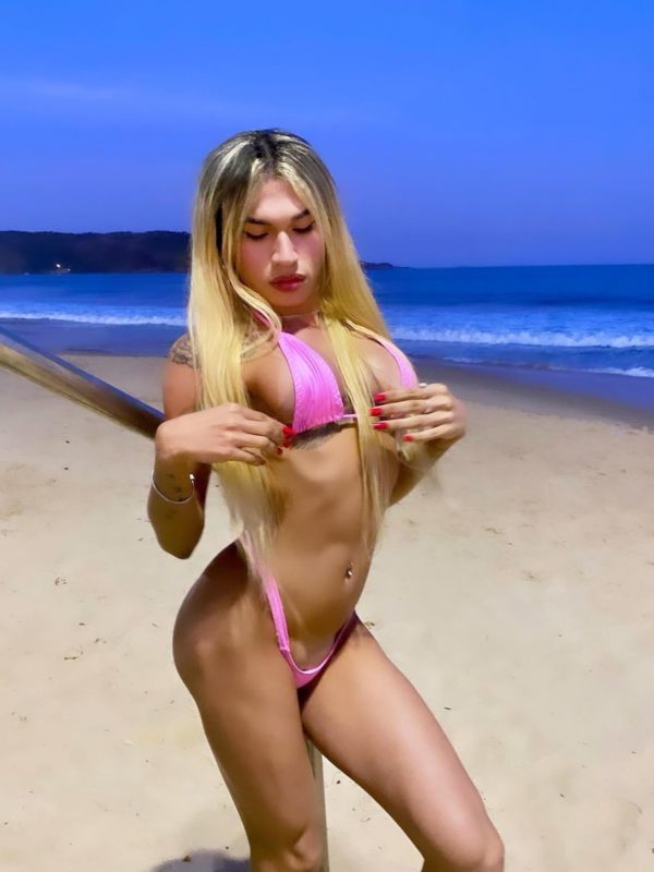 Jhully Schneider 7
