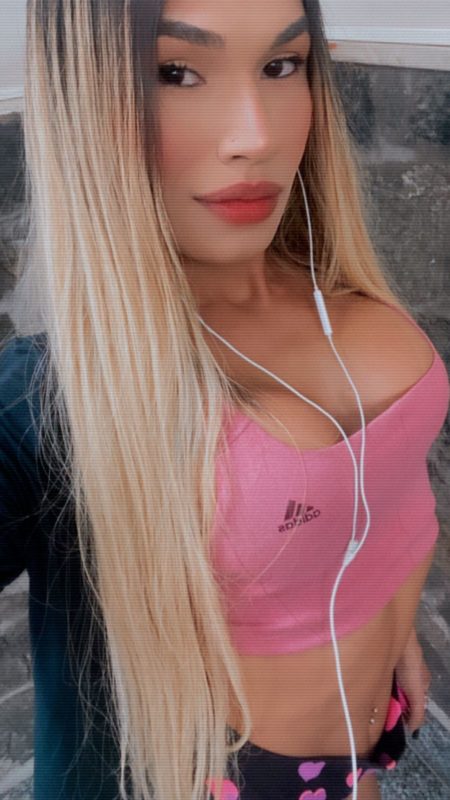 Jhully Schneider 52