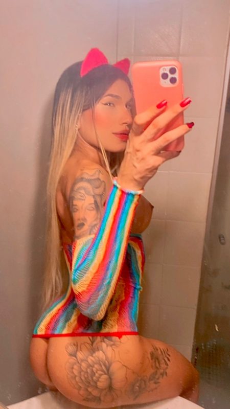 Jhully Schneider 26