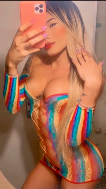 Jhully Schneider 22