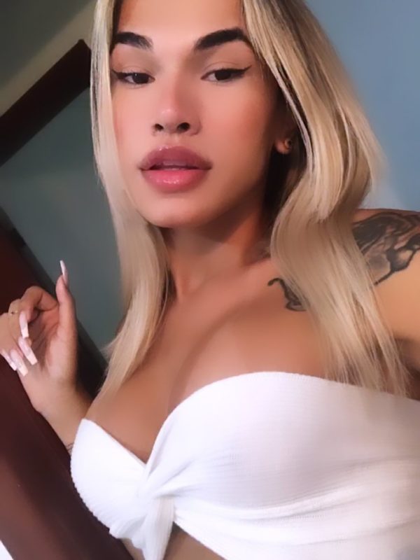 Jhully Schneider 4