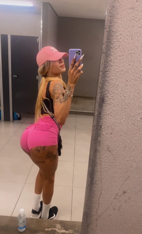 Jhully Schneider 83
