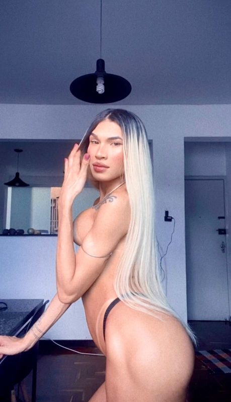 Jhully Schneider 7