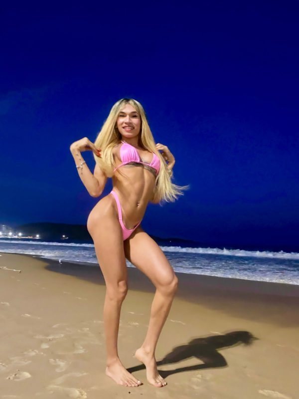 Jhully Schneider 73