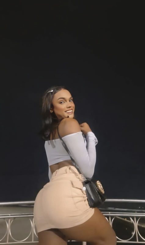 Mirelly Motta 19