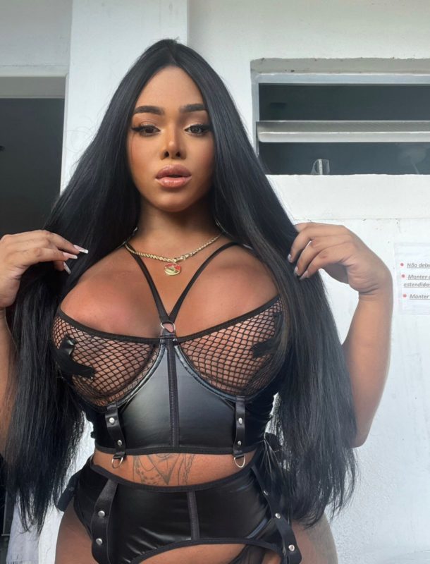Vanessa Alexia 48