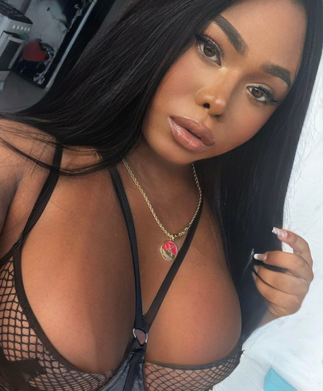 Vanessa Alexia 51