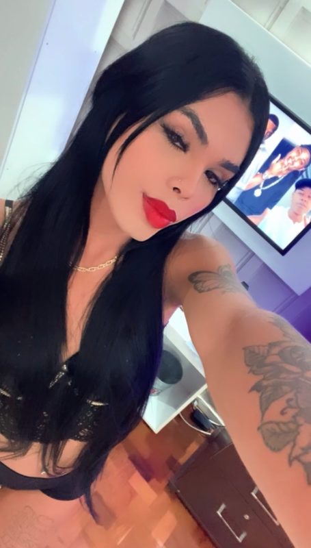 Victoria Costa 37