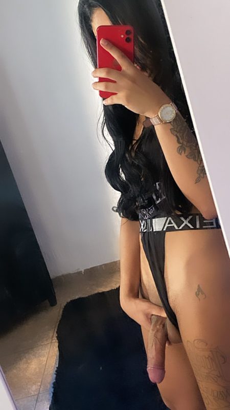 Victoria Costa 77