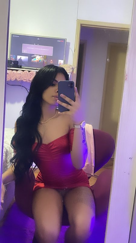 Victoria Costa 41