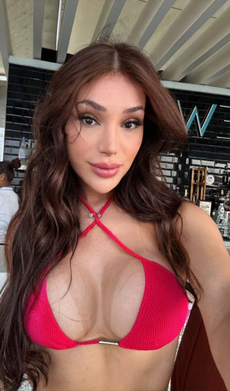 Vitoria Almeida 21