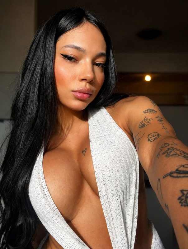 Diana Esteves 38