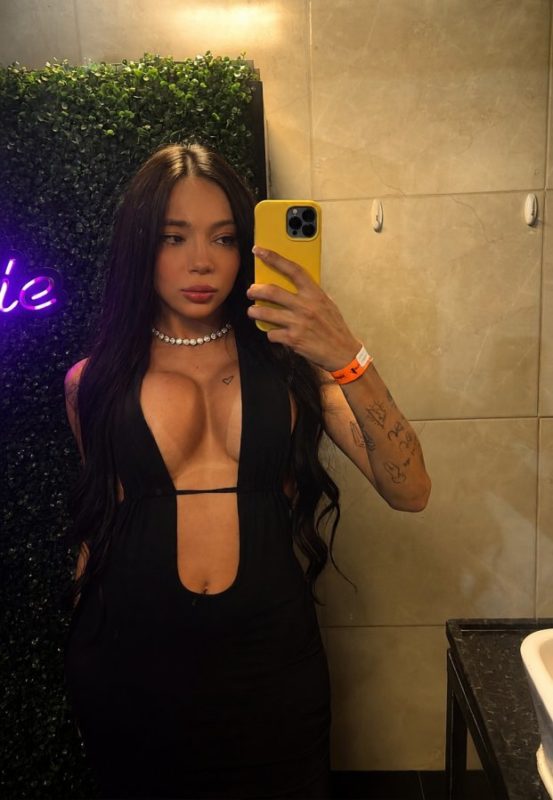 Diana Esteves 53