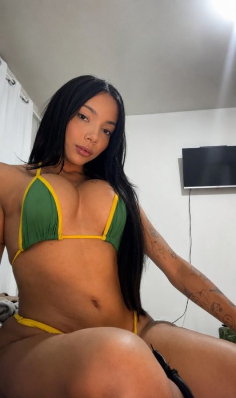 Diana Esteves 28