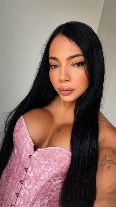 Diana Esteves 30