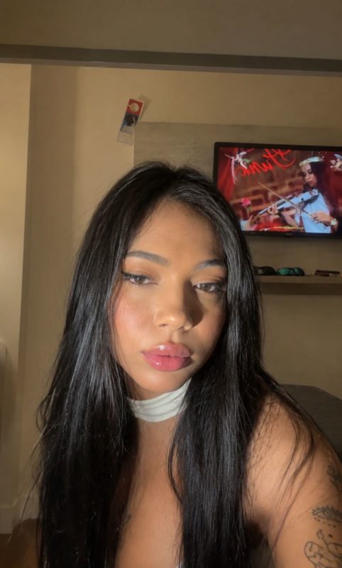 Diana Esteves 24