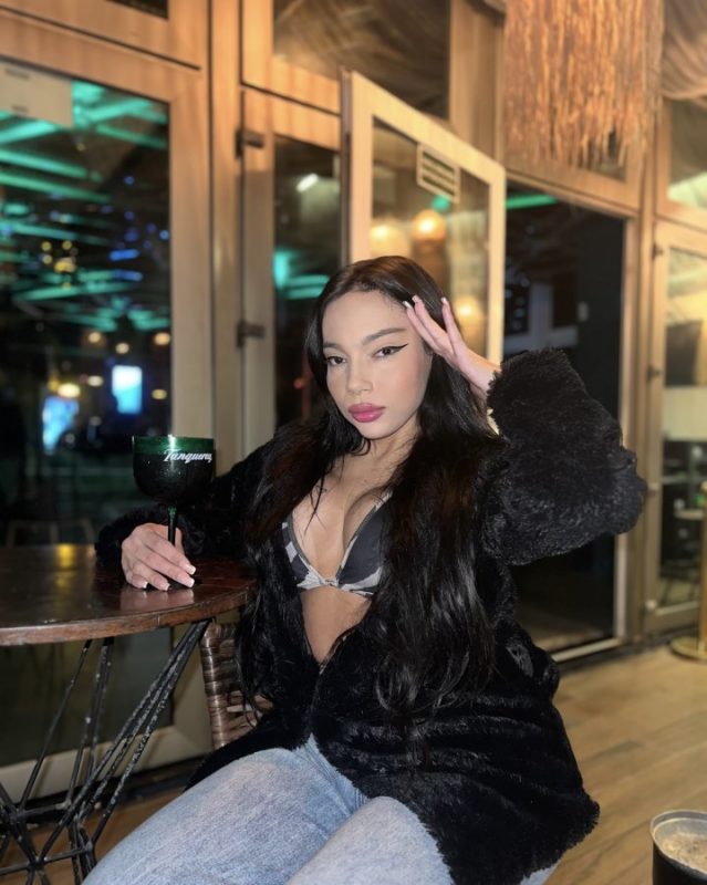 Diana Esteves 28