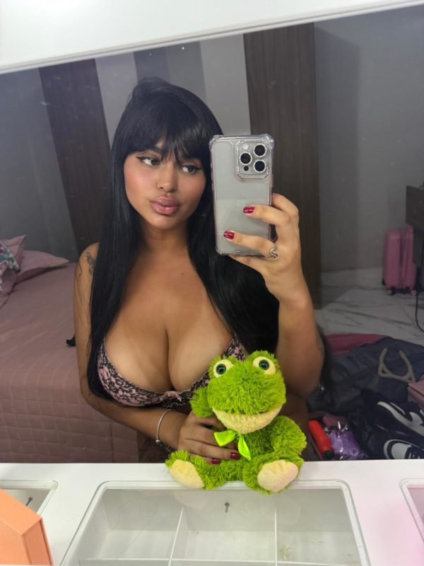 Maria Eduarda 24