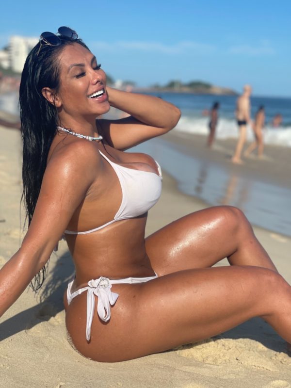 Ana Júlia 51