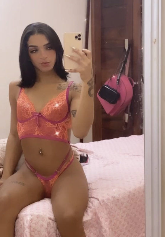 Nicolle Ferraz 24