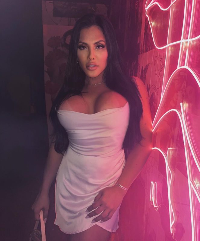 Ana Júlia 32