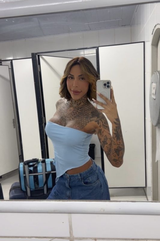Bianca Oliver 27