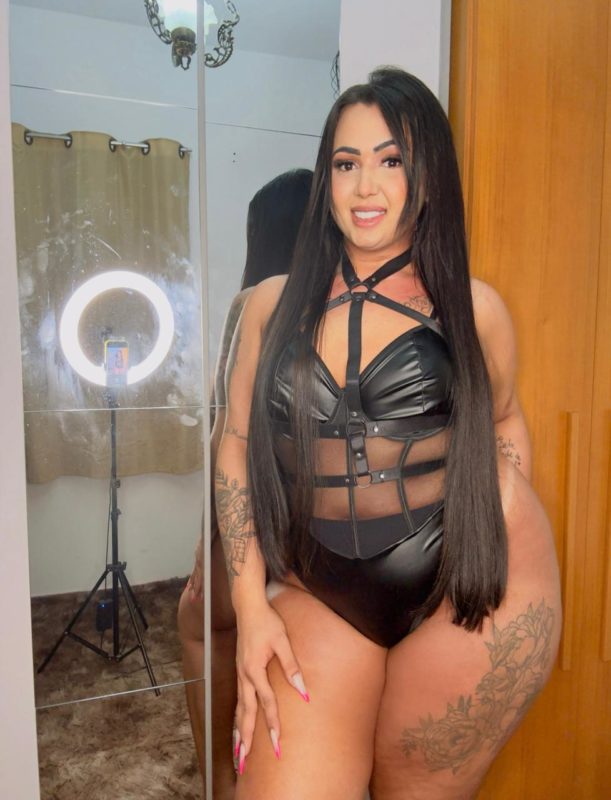 Allana Martins 13