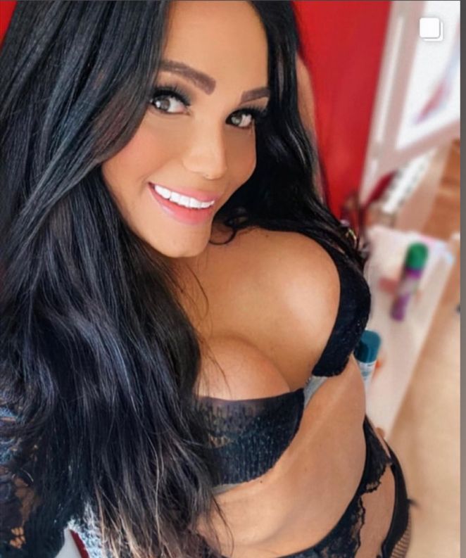 Nicoly Oliveira 23cm 10