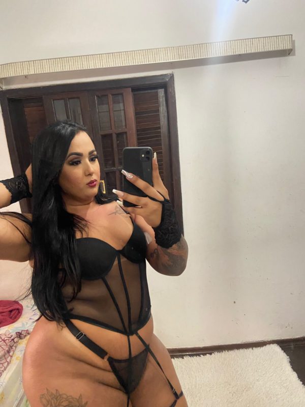 Allana Martins 77