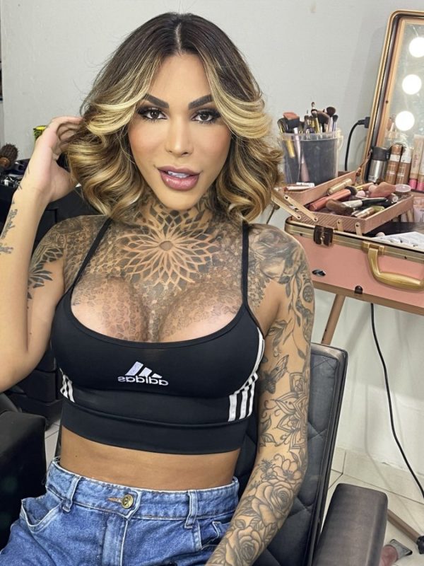 Bianca Oliver 20