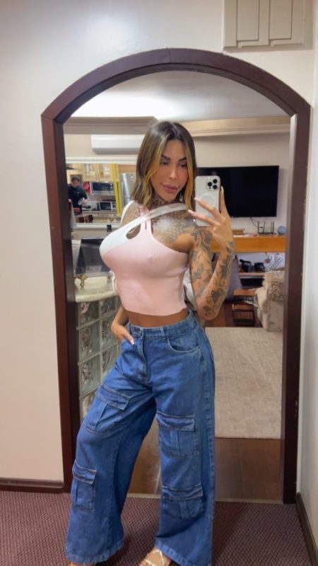 Bianca Oliver 37