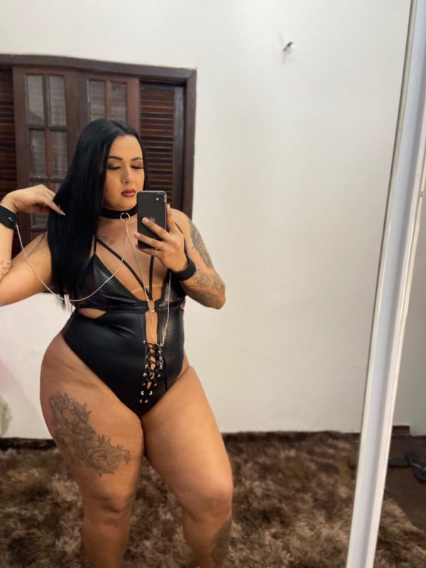 Allana Martins 69