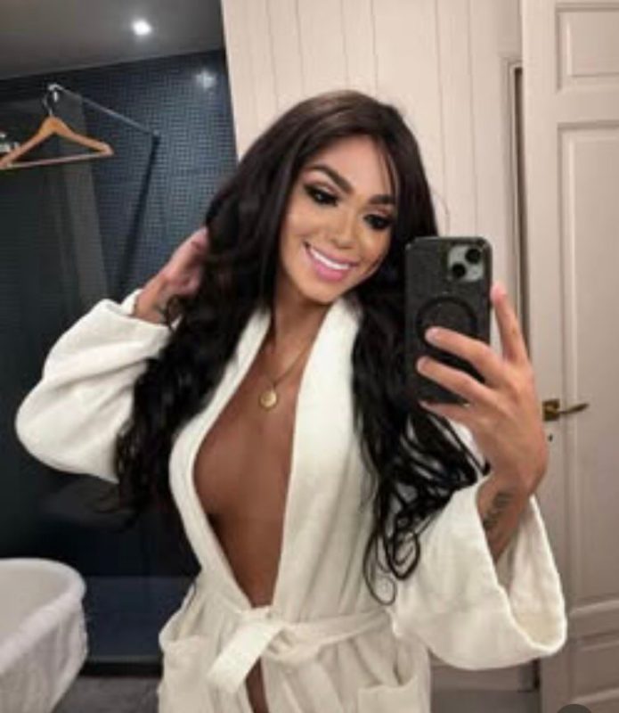 Nicoly Oliveira 23cm 14