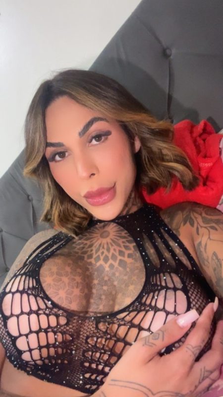 Bianca Oliver 49