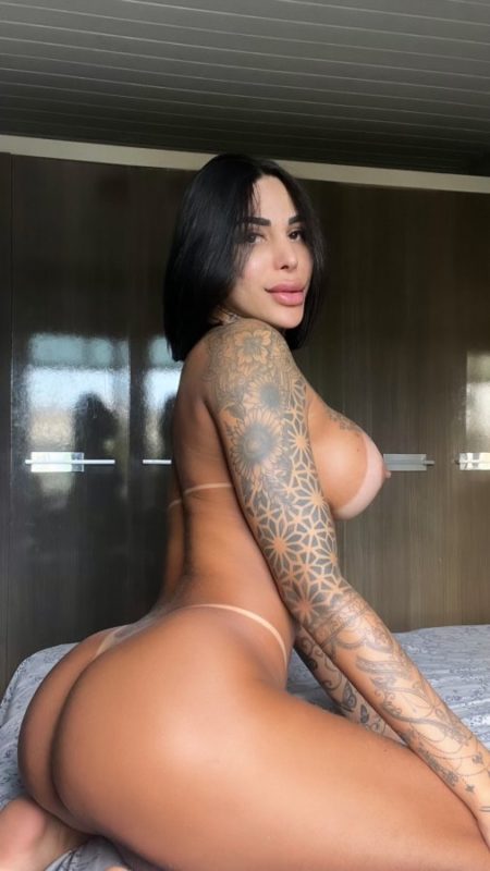 Bianca Oliver 68