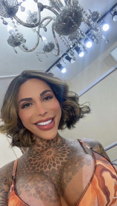 Bianca Oliver 53