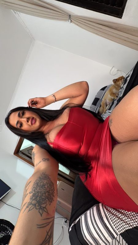Allana Martins 27