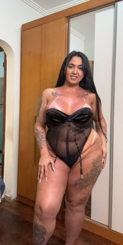 Allana Martins 27