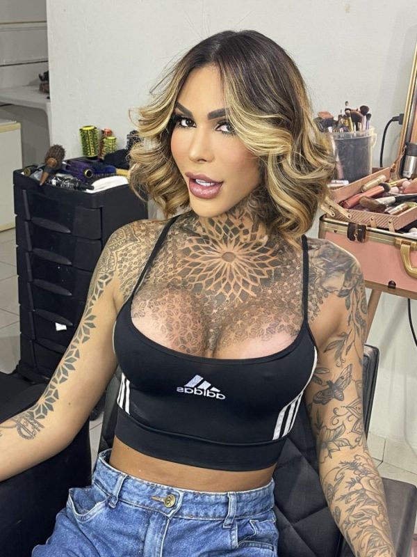 Bianca Oliver 19