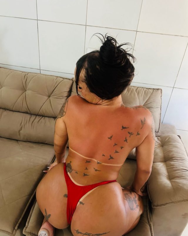 Erika Suzuki 19
