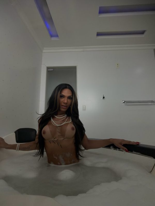 Taylla Collins 17
