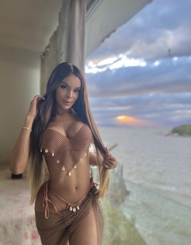 Gabi Freire 26