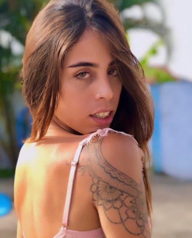 Larissa Albuquerque 28