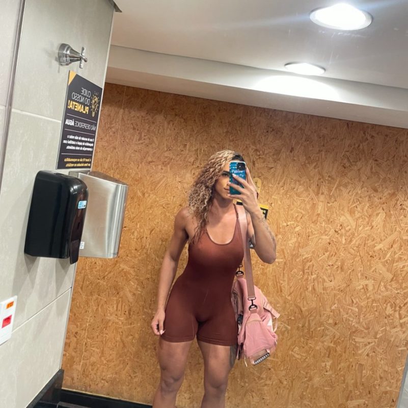 Clara Dantas 15