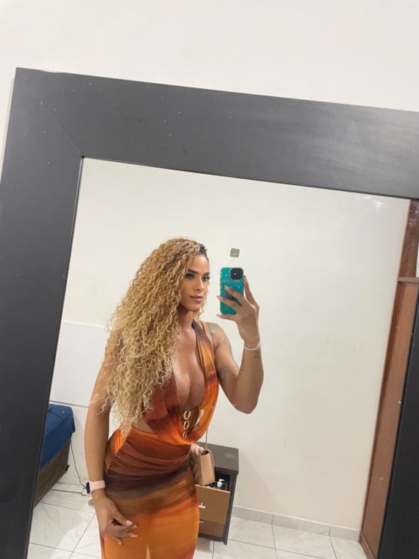 Clara Dantas 13